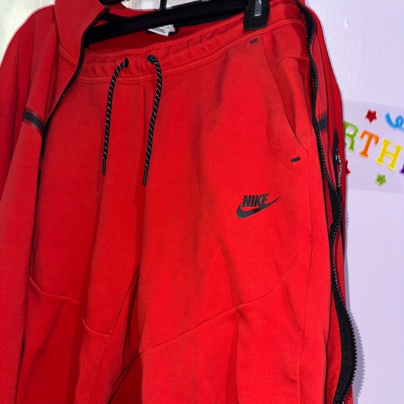 Red Nike Tech, barely used at all perfect condition - Picture 8 of 8